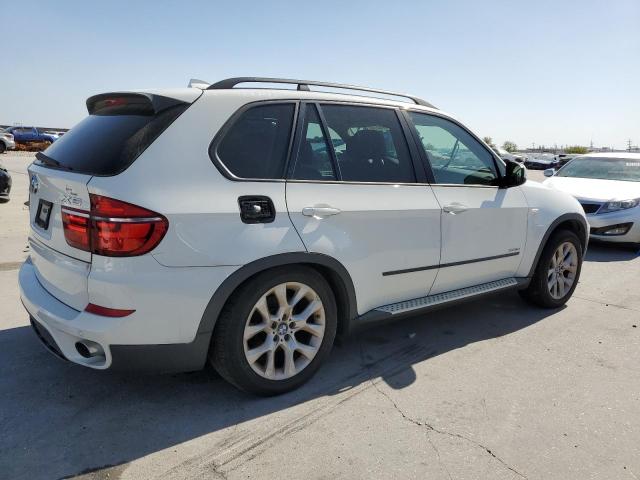 5UXZV4C53CL758410 - 2012 BMW X5 XDRIVE35I WHITE photo 3