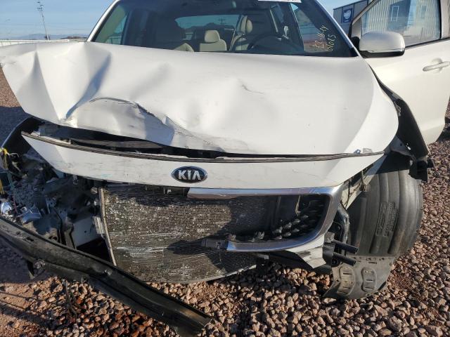 KNDMB5C19G6101025 - 2016 KIA SEDONA LX WHITE photo 12