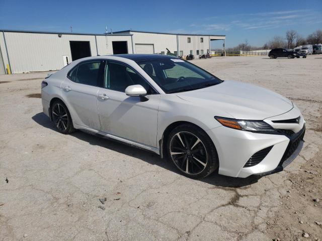 4T1B61HK4KU707550 - 2019 TOYOTA CAMRY XSE WHITE photo 4