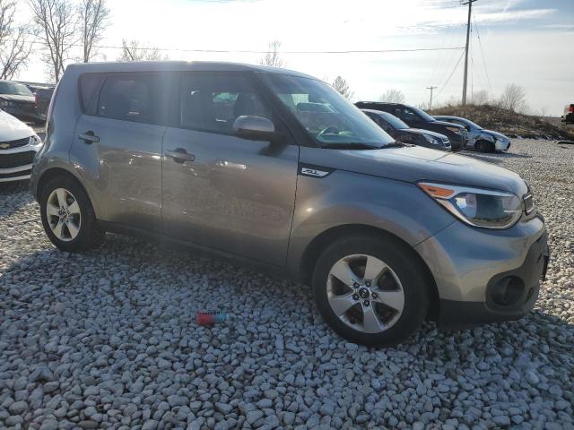 KNDJN2A21J7536286 - 2018 KIA SOUL GRAY photo 4