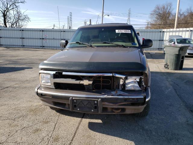 1GNDT13W0V2146156 - 1997 CHEVROLET BLAZER BROWN photo 5