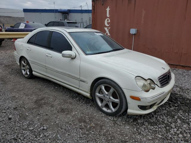 WDBRF52HX7F927020 - 2007 MERCEDES-BENZ C 230 WHITE photo 4