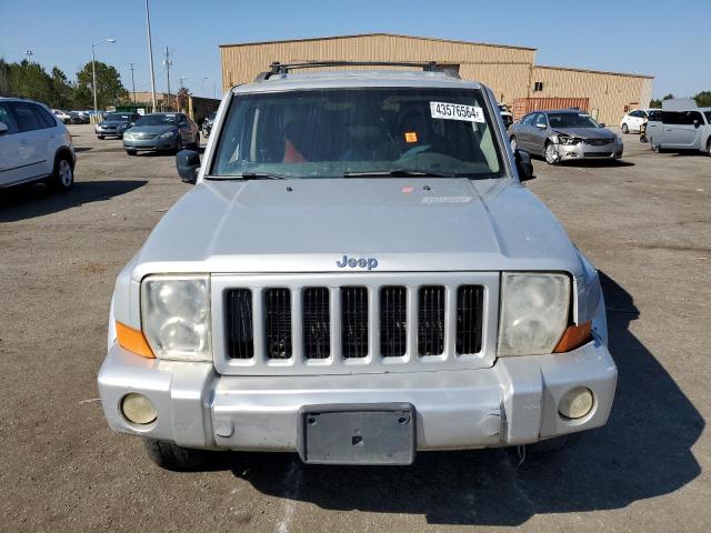 1J8HH48N56C352817 - 2006 JEEP COMMANDER SILVER photo 5