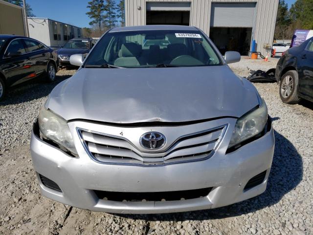 4T1BF3EK8AU029528 - 2010 TOYOTA CAMRY BASE SILVER photo 5