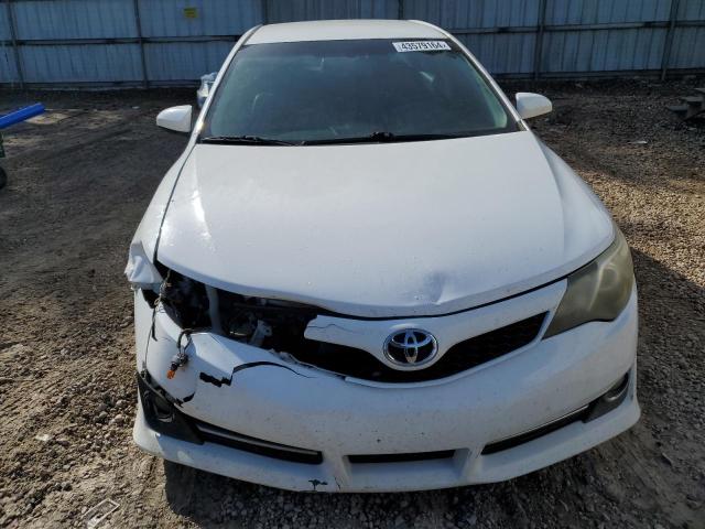 4T1BF1FK9EU323691 - 2014 TOYOTA CAMRY L WHITE photo 5