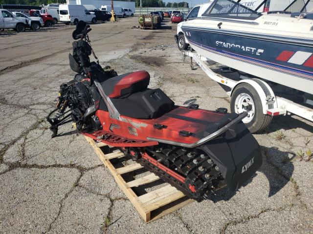 YH2LSUNK3NR001461 - 2022 SKI DOO SNOWMOBILE WHITE photo 3