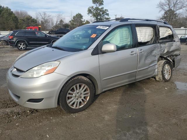 2009 TOYOTA SIENNA XLE, 