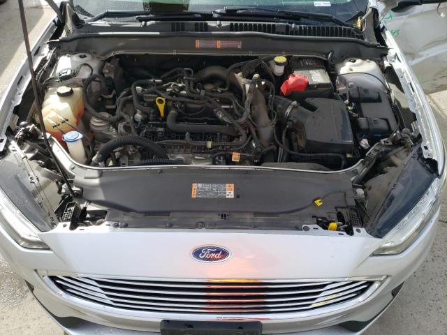 3FA6P0HD4KR202538 - 2019 FORD FUSION SE SILVER photo 11