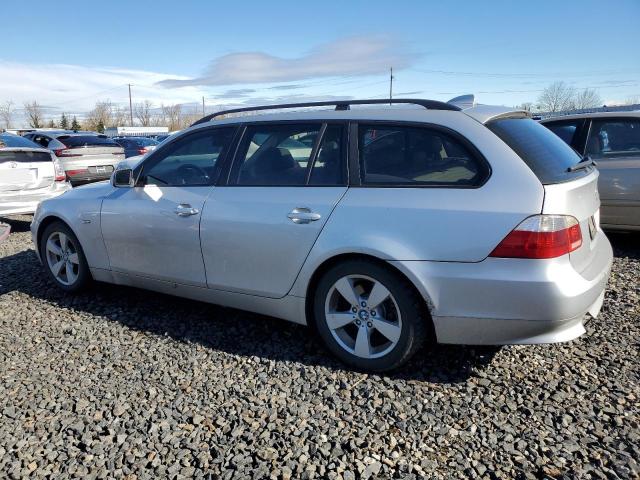 WBANN73506CN02261 - 2006 BMW 530 XIT SILVER photo 2