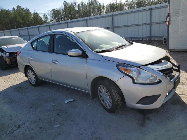 3N1CN7AP5JL884057 - 2018 NISSAN VERSA S GRAY photo 4