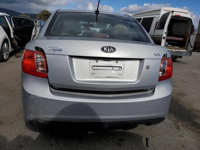 KNADH4A39B6869848 - 2011 KIA RIO BASE SILVER photo 6