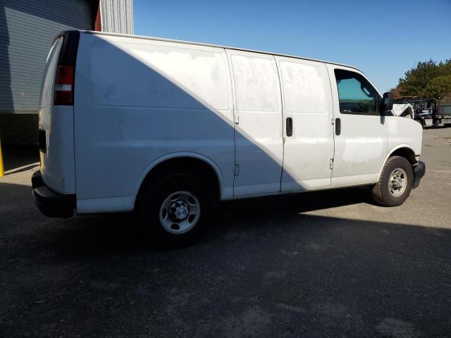 1GCWGAFF1H1289306 - 2017 CHEVROLET EXPRESS G2 WHITE photo 3