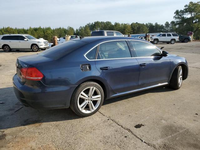 1VWBS7A35EC090026 - 2014 VOLKSWAGEN PASSAT SE BLUE photo 3