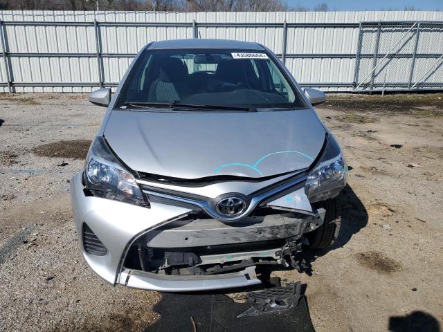 VNKKTUD31FA035314 - 2015 TOYOTA YARIS SILVER photo 5