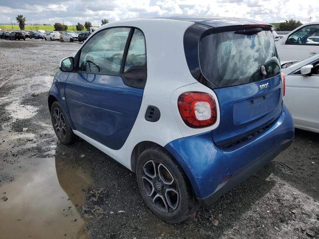 WMEFJ5DA8GK066867 - 2016 SMART FORTWO WHITE photo 2