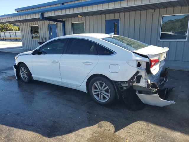 5NPE24AF3FH194254 - 2015 HYUNDAI SONATA SE WHITE photo 2