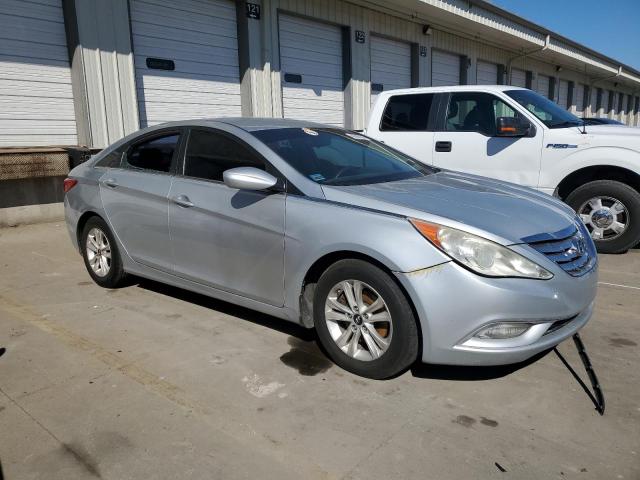 5NPEB4AC7DH629005 - 2013 HYUNDAI SONATA GLS SILVER photo 4