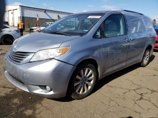 5TDDK3DC9CS040340 - 2012 TOYOTA SIENNA XLE SILVER photo 1