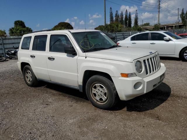 1J8FF28W18D550849 - 2008 JEEP PATRIOT SP WHITE photo 4