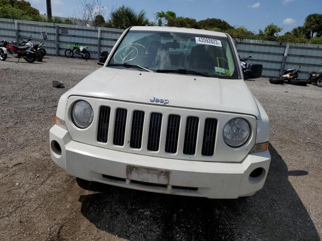 1J8FF28W18D550849 - 2008 JEEP PATRIOT SP WHITE photo 5