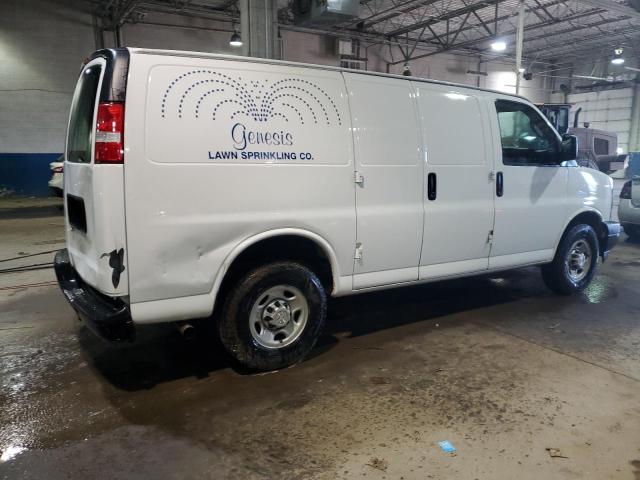 1GCWGAFG9H1181668 - 2017 CHEVROLET EXPRESS G2 WHITE photo 3