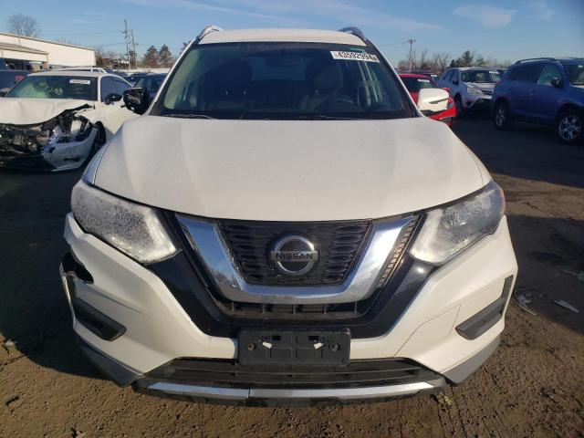 KNMAT2MV3JP620007 - 2018 NISSAN ROGUE S WHITE photo 5