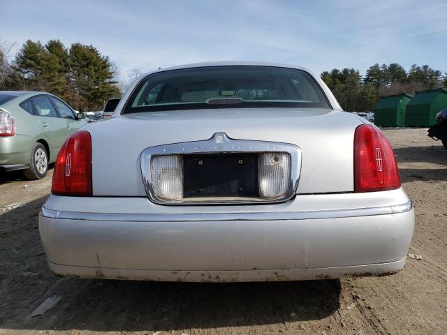 1LNHM82WX2Y665589 - 2002 LINCOLN TOWN CAR SIGNATURE SILVER photo 6