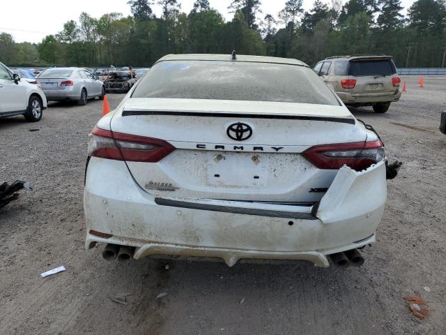 4T1KZ1AK2MU054804 - 2021 TOYOTA CAMRY TRD WHITE photo 6