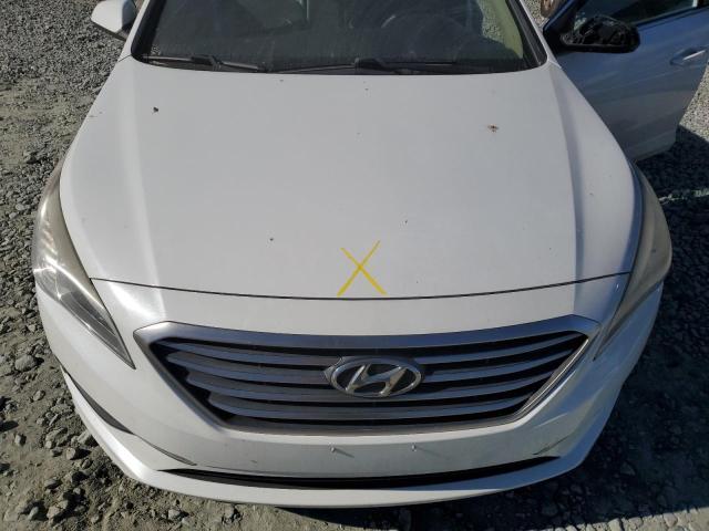 5NPE24AF9FH049316 - 2015 HYUNDAI SONATA SE WHITE photo 11