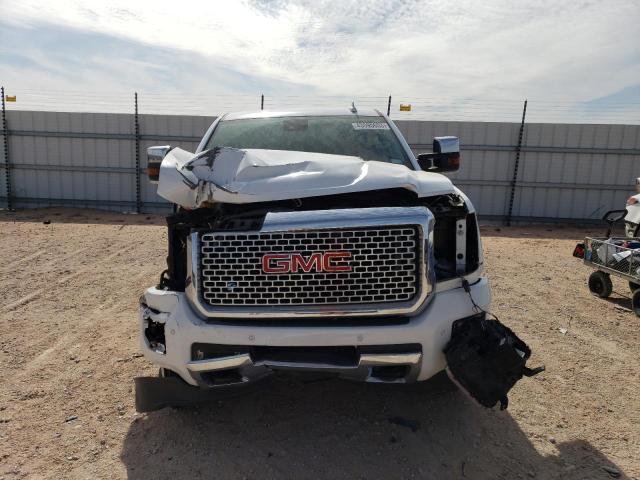 1GT12UE86GF162775 - 2016 GMC SIERRA K2500 DENALI WHITE photo 5