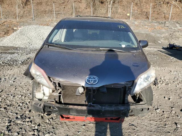 5TDYZ3DC1HS866667 - 2017 TOYOTA SIENNA XLE GRAY photo 5