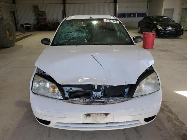 1FAFP34N27W281468 - 2007 FORD FOCUS ZX4 WHITE photo 5