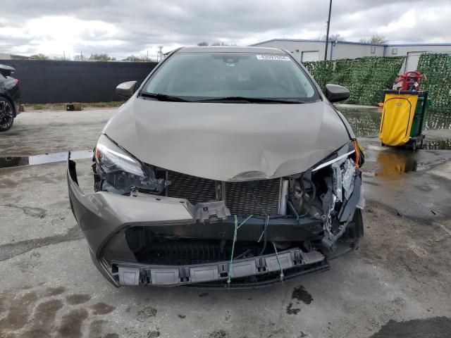 5YFBURHE3KP946541 - 2019 TOYOTA COROLLA L GRAY photo 5