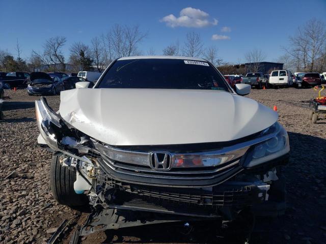 1HGCR2F51HA009654 - 2017 HONDA ACCORD SPORT WHITE photo 5