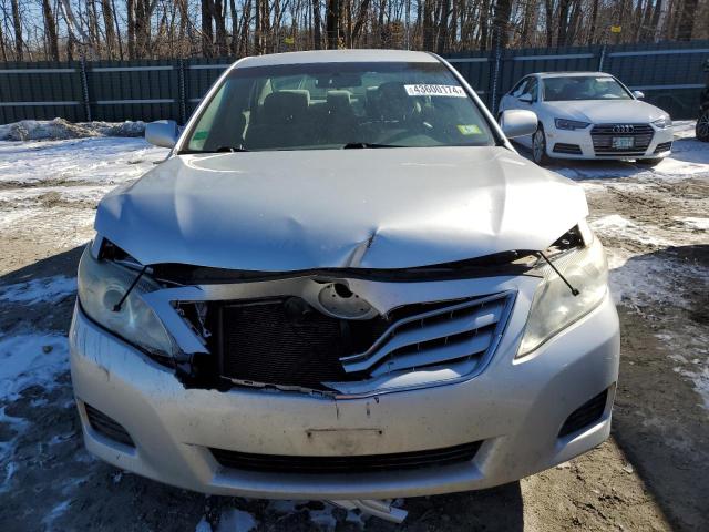 4T1BF3EK0BU653275 - 2011 TOYOTA CAMRY BASE SILVER photo 5