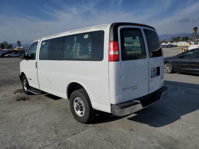 1GJHG35U761268065 - 2006 GMC SAVANA G3500 WHITE photo 2