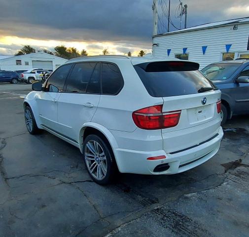 5UXZV8C54D0C16729 - 2013 BMW X5 XDRIVE50I WHITE photo 3