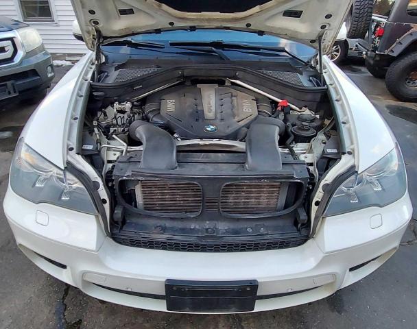 5UXZV8C54D0C16729 - 2013 BMW X5 XDRIVE50I Biały zdjęcie 7