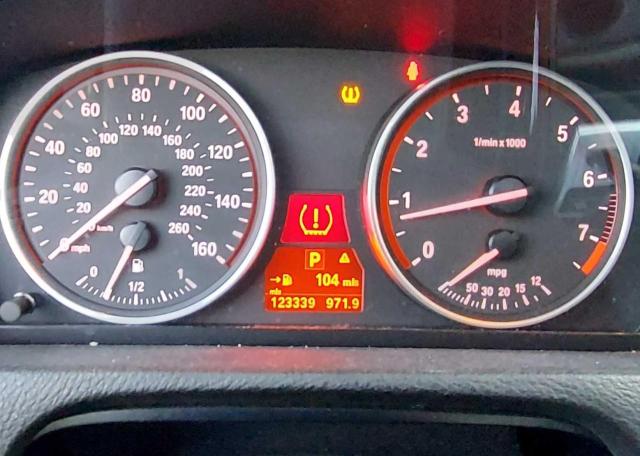 5UXZV8C54D0C16729 - 2013 BMW X5 XDRIVE50I Biały zdjęcie 8