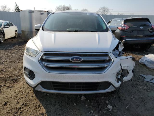 1FMCU9GD7HUE23172 - 2017 FORD ESCAPE SE WHITE photo 5