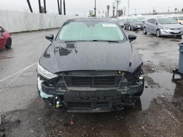 3FA6P0HD7KR148491 - 2019 FORD FUSION SE BLACK photo 5