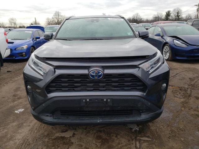 4T3RWRFV0MU036172 - 2021 TOYOTA RAV4 XLE GRAY photo 5