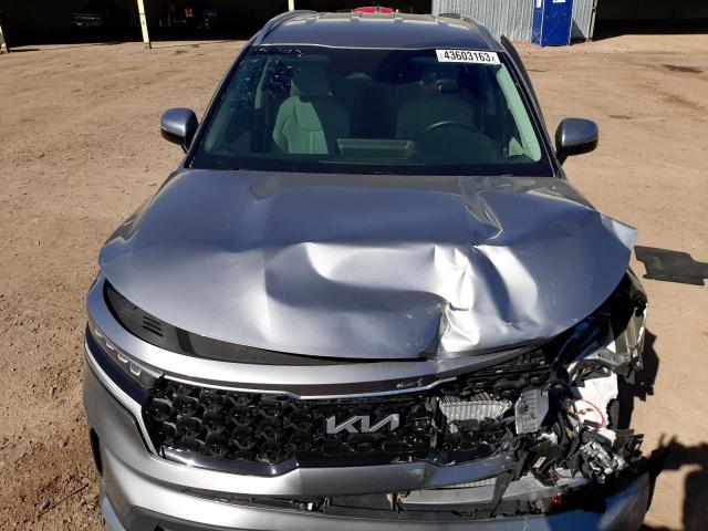 KNDRG4LG3N5081797 - 2022 KIA SORENTO S GRAY photo 5