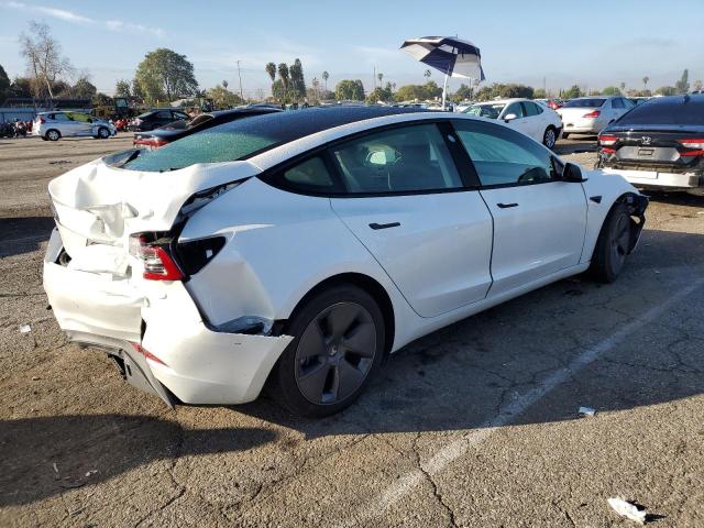 5YJ3E1EAXPF393894 - 2023 TESLA MODEL 3 WHITE photo 3