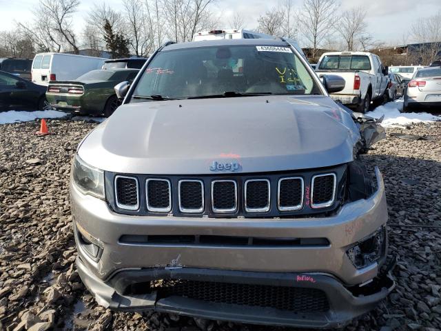 3C4NJDBB4JT402679 - 2018 JEEP COMPASS LATITUDE SILVER photo 5