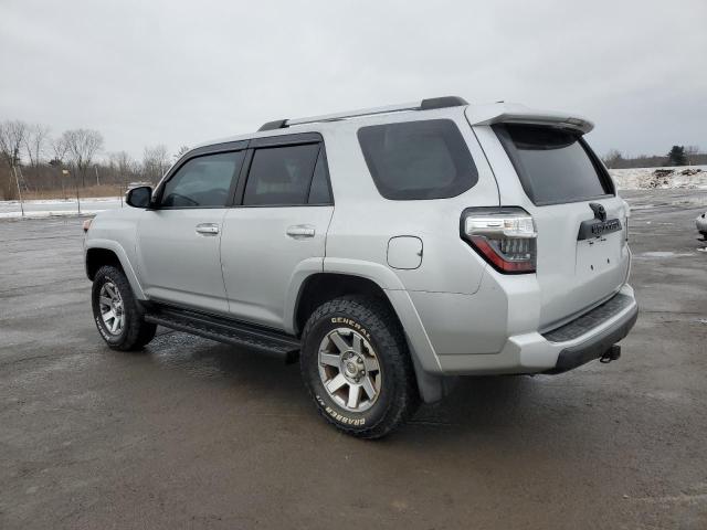 JTEBU5JR2G5327290 - 2016 TOYOTA 4RUNNER SR5/SR5 PREMIUM 银色 照片 2