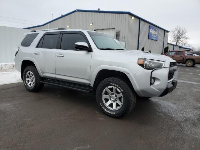 JTEBU5JR2G5327290 - 2016 TOYOTA 4RUNNER SR5/SR5 PREMIUM 银色 照片 4