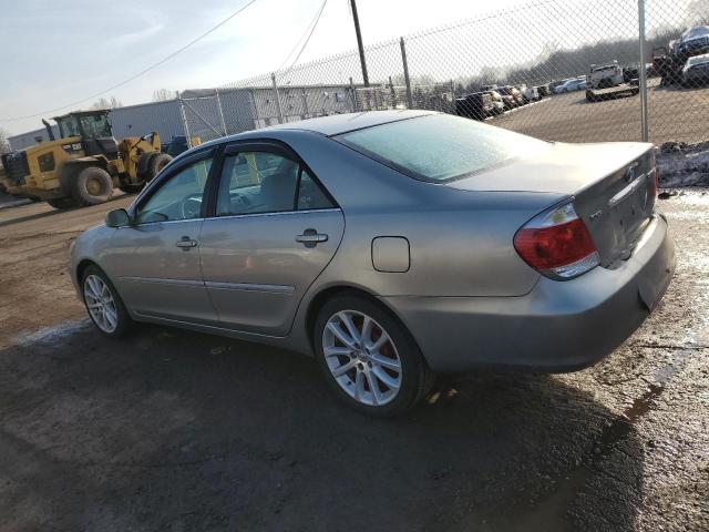 4T1BE32K15U634844 - 2005 TOYOTA CAMRY LE SILVER photo 2
