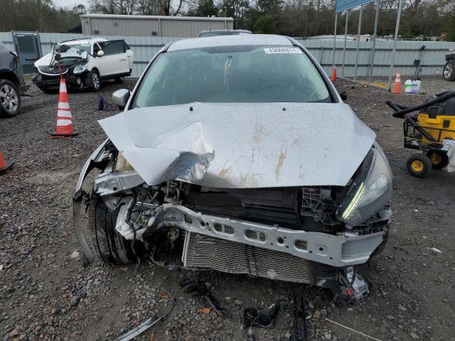 1FADP3F25JL227083 - 2018 FORD FOCUS SE SILVER photo 5