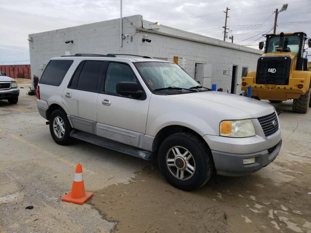 1FMRU15W43LA96745 - 2003 FORD EXPEDITION XLT BEIGE photo 4